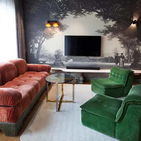 Room 12