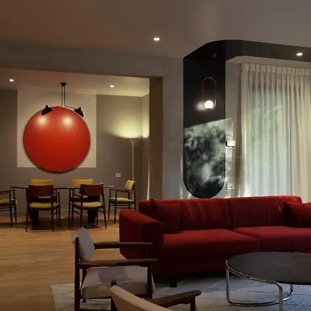 Room 12 Aparthotel 4*