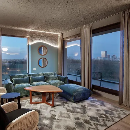 12 アパートホテル 4*