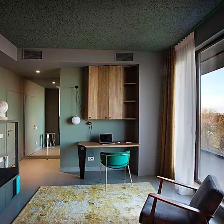 Room 12 5*