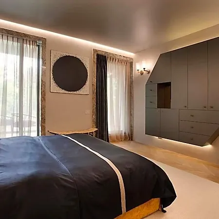 Room 12
