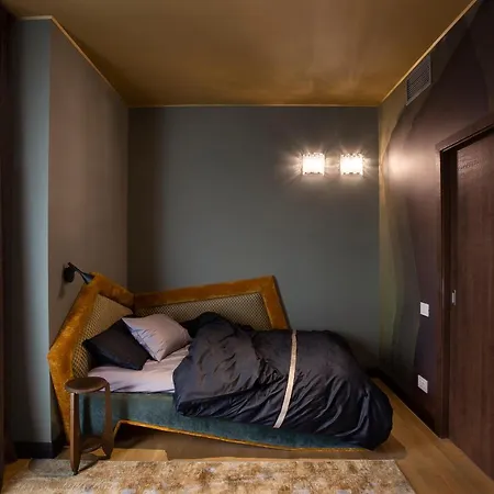 Room12 House