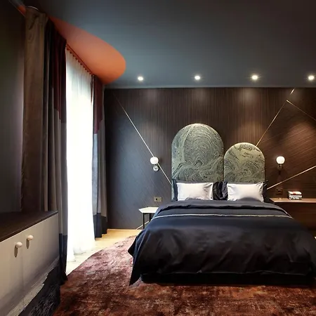 Room12 House