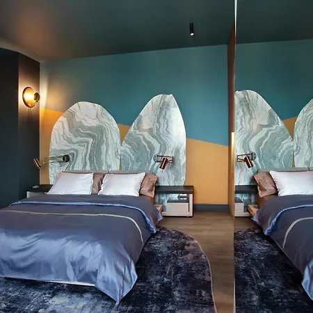 Room12 House