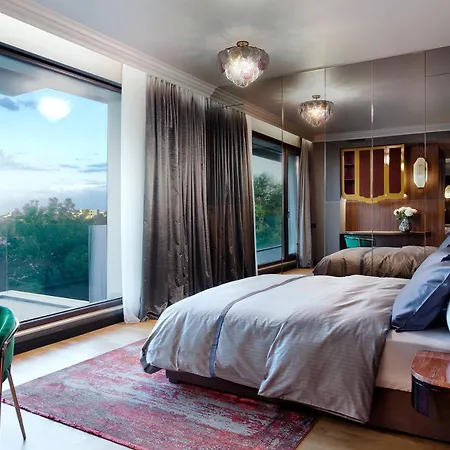 Room12 House