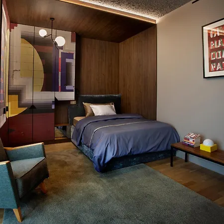 Room12 House