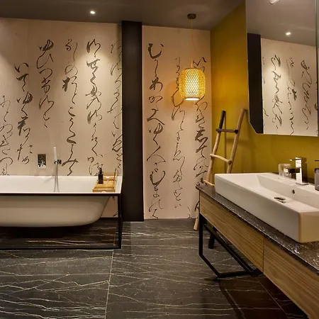 12 Hotel apartamentowy