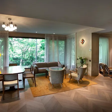 12 Hotel apartamentowy